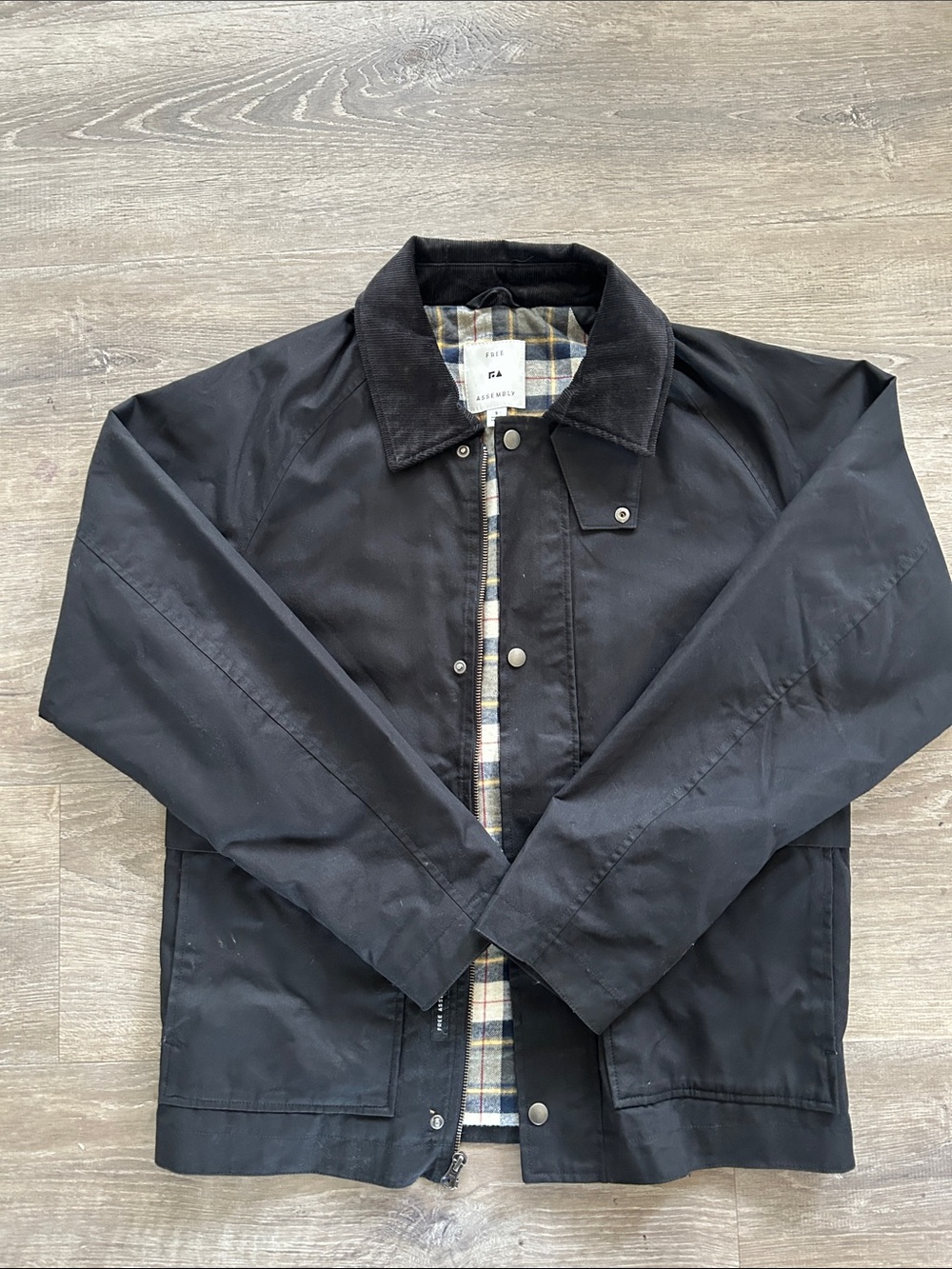 Classic Black Lightweight Shirt Jacket with Corduroy Collar